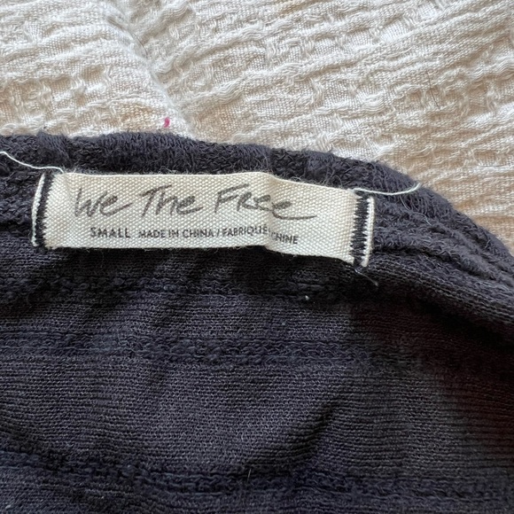 Free People long sleeve pattern black top - Picture 3 of 3